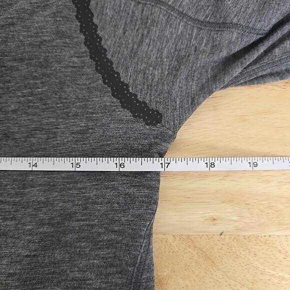 Lululemon Women's 6 Stop Drop & Squat Top Long Sleeve Grey Thumbholes Twist Back - Picture 3 of 8